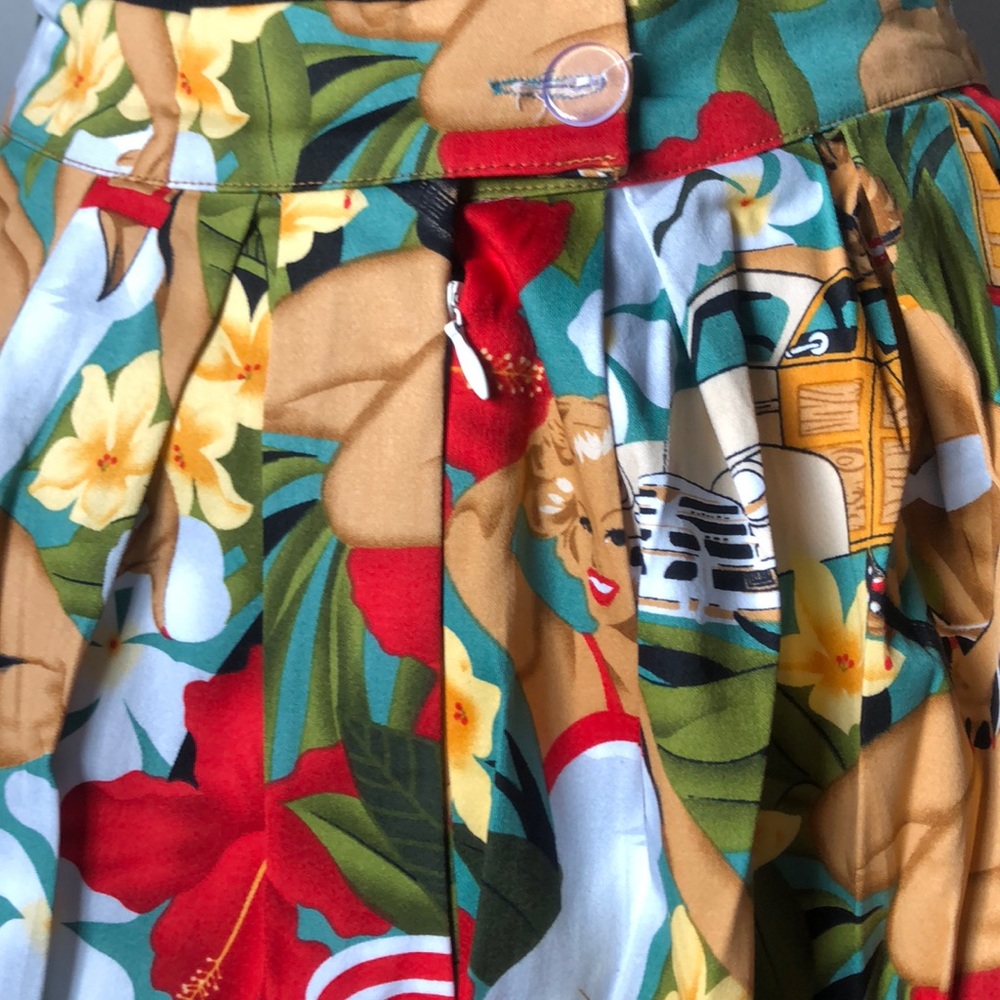 Pleated Hawaiian print swing skirt Modern Vintage - Picture 3 of 3